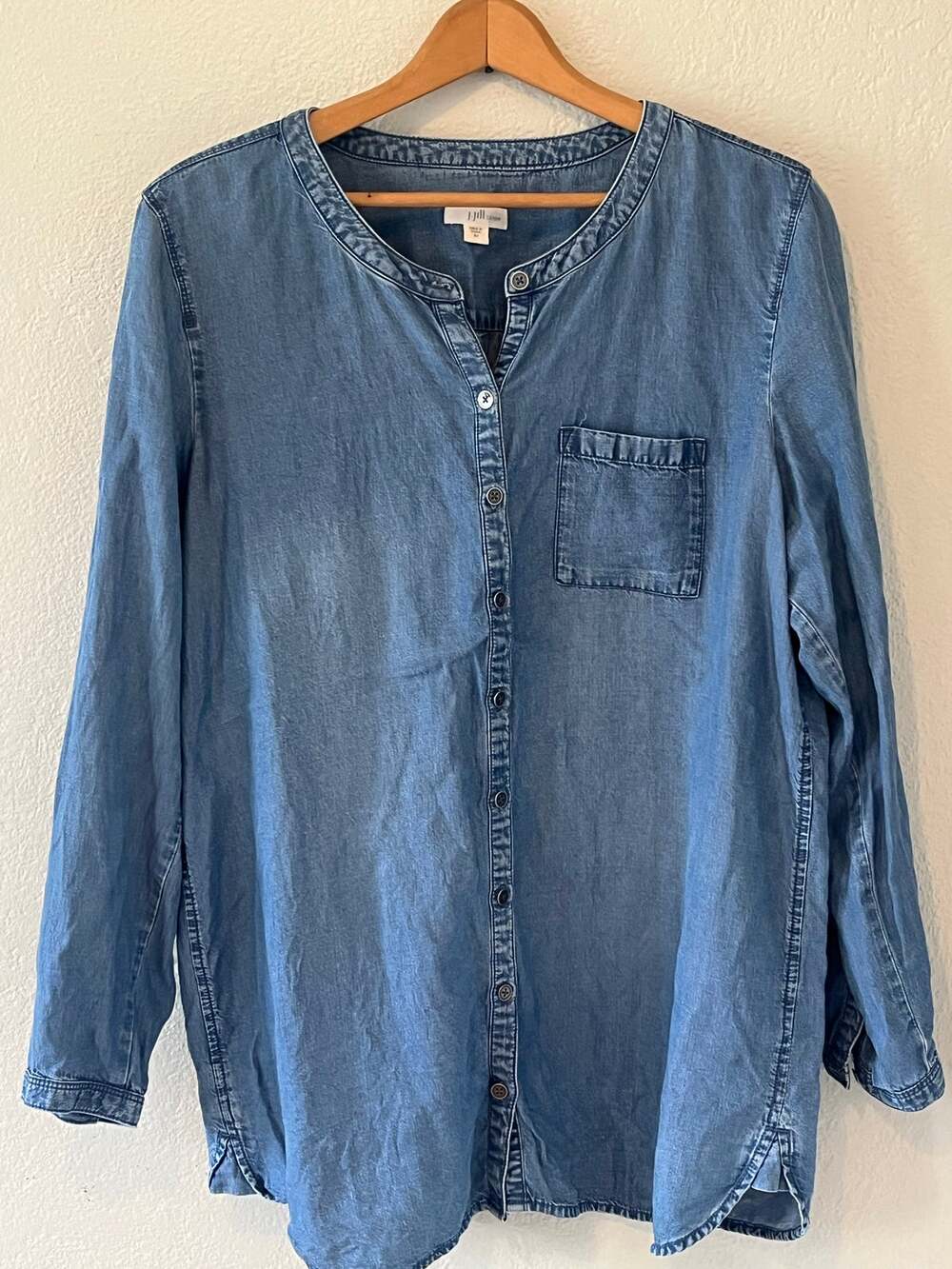 Women's J. Jill Denim Tunic Top Blue Long Sleeve Chambray Button Up Sz Medium